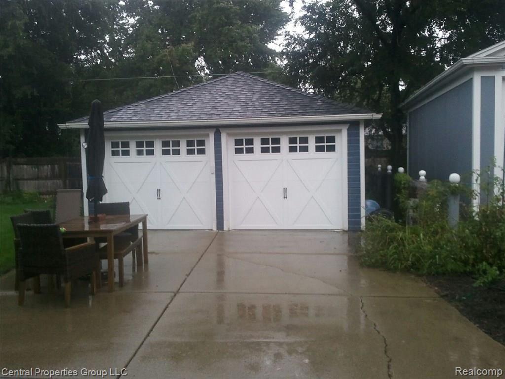 1467 Villa Road Birmingham, MI 48009 - Photo 20 of 23 2 Car Detached Garage.