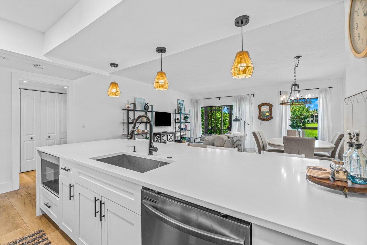 13334 Polo Club Road, Unit 206 Wellington, FL 33414 - Photo 31 of 52 016-13334PoloClubRoad-Wellington-FL-3341