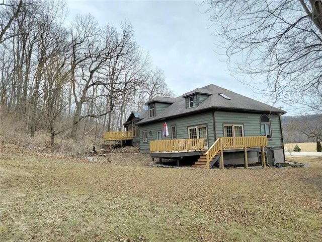 $394,900 | 1260 North Main Street, Altura, MN 55910