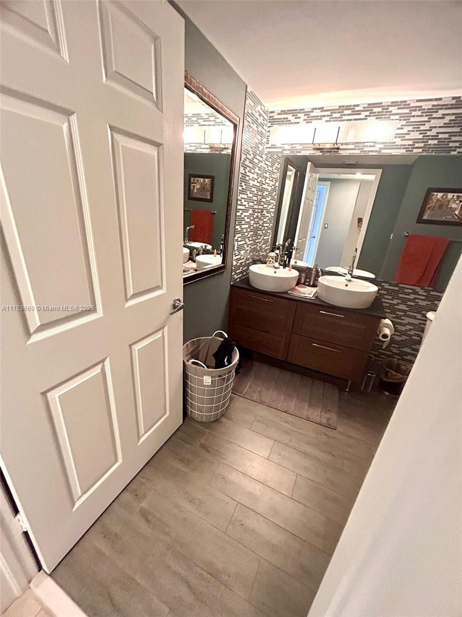 Brickell Miami, FL 33131 - Photo 19 of 23