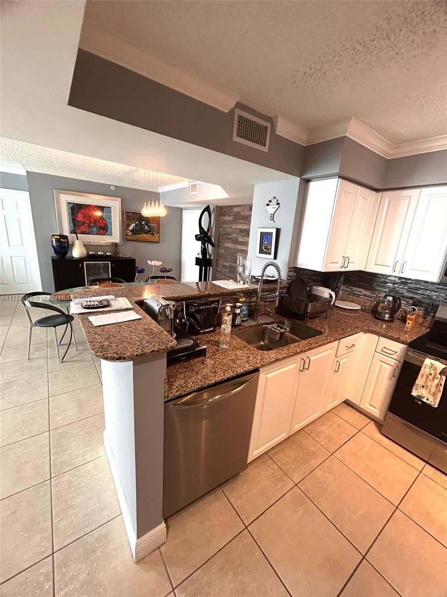 Brickell Miami, FL 33131 - Photo 9 of 23