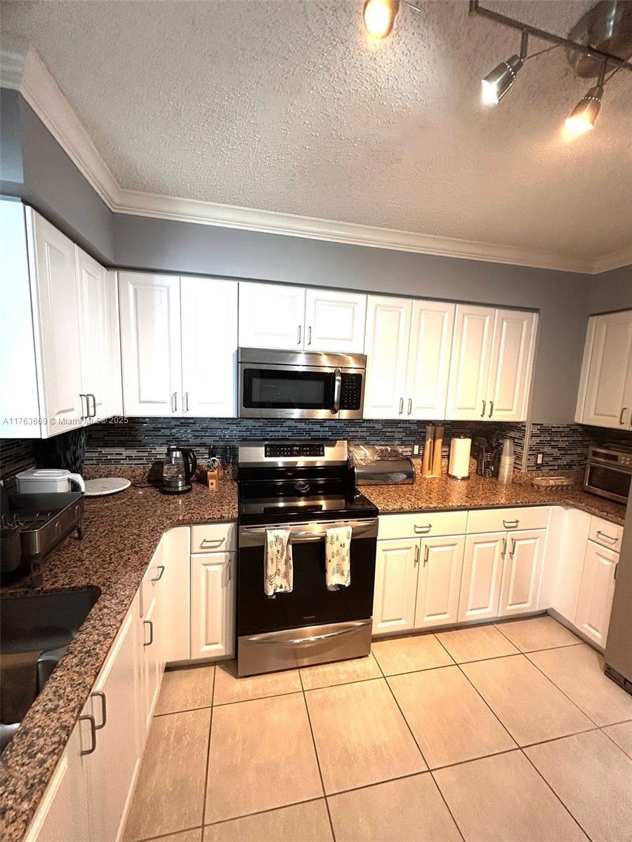 Brickell Miami, FL 33131 - Photo 10 of 23