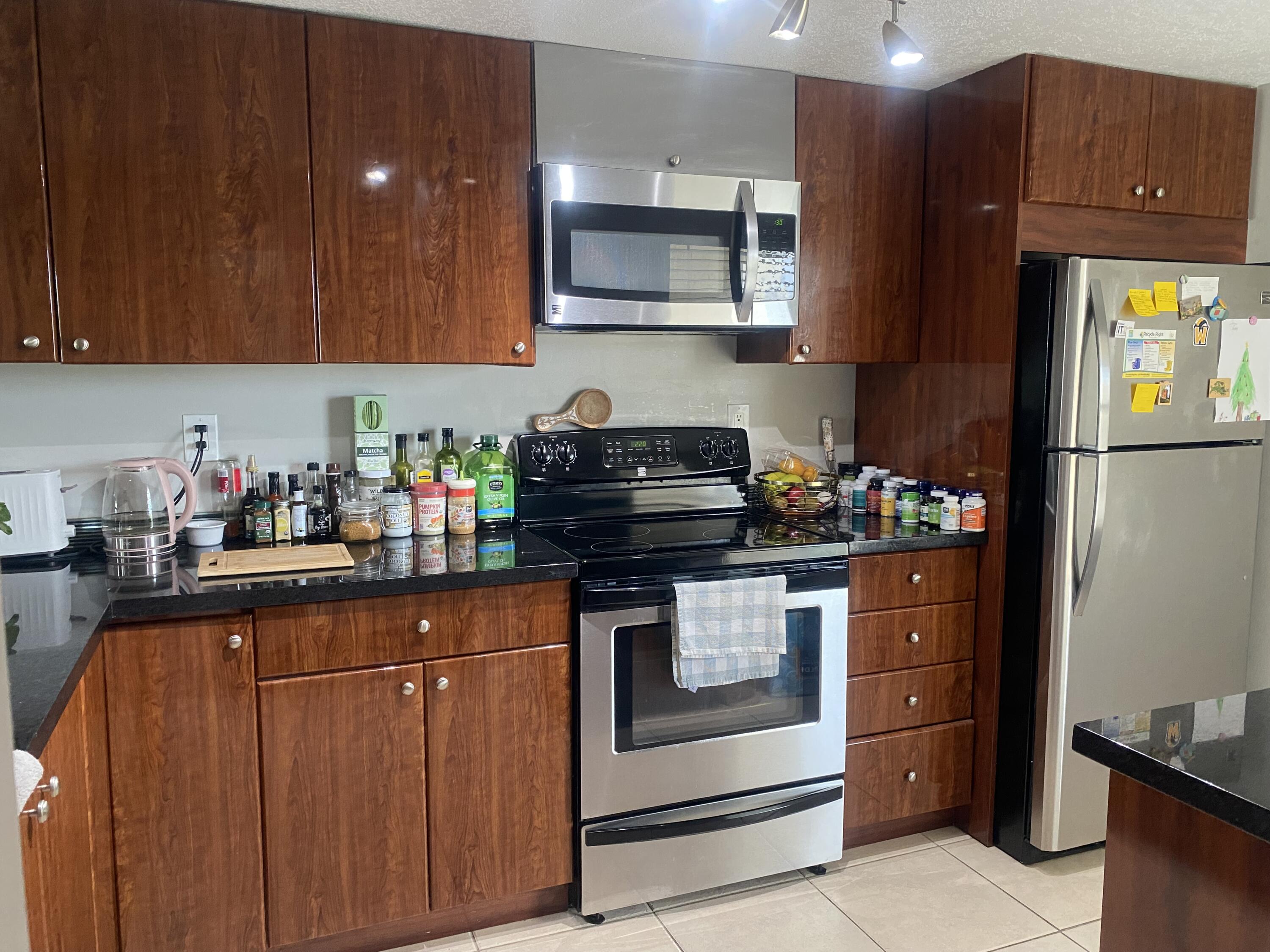 9 Royal Palm Way, Unit 403 Boca Raton, FL 33432 - Photo 9 of 24 Kitchen