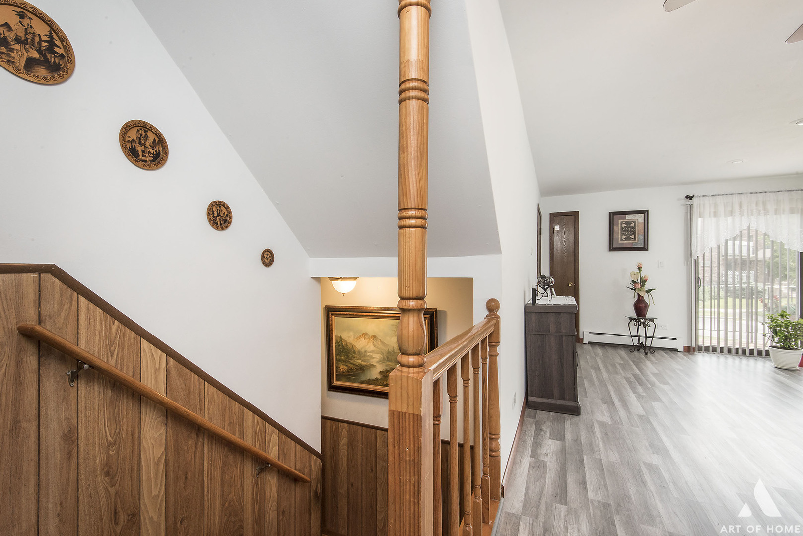 10612 Ridgemont Lane Chicago Ridge, IL 60415 - Photo 15 of 32 a view of a living room and entryway