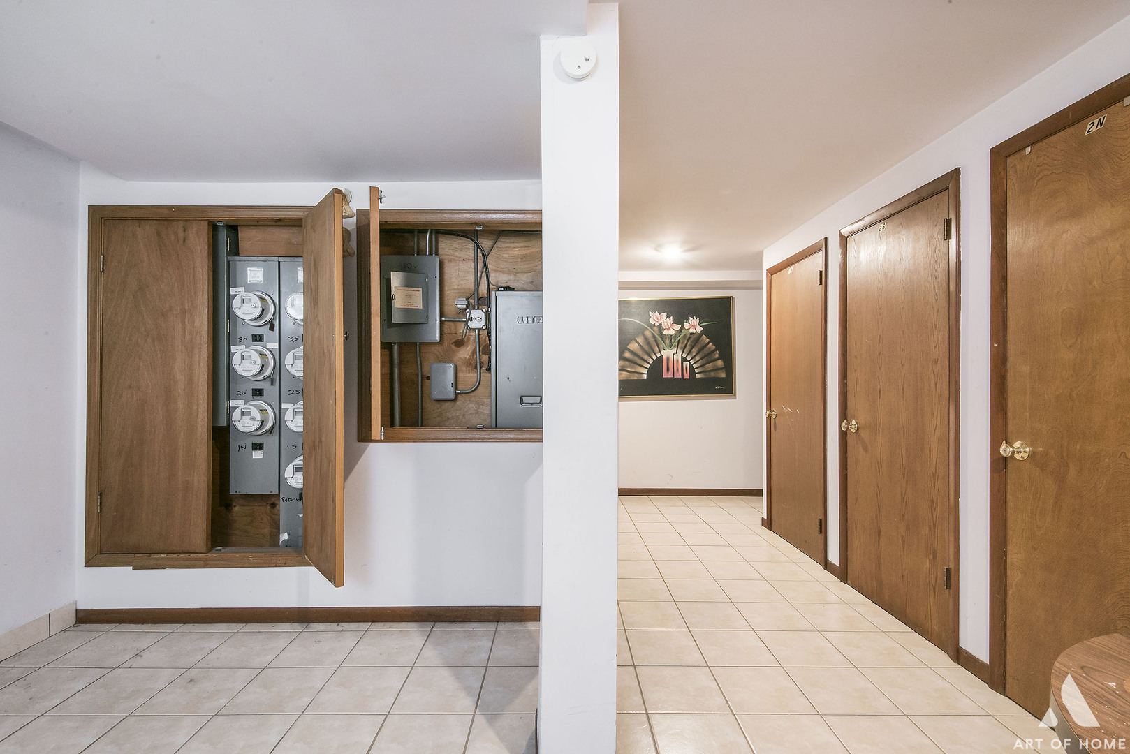 10612 Ridgemont Lane Chicago Ridge, IL 60415 - Photo 25 of 32 a view of a hallway with wooden floor and a living room