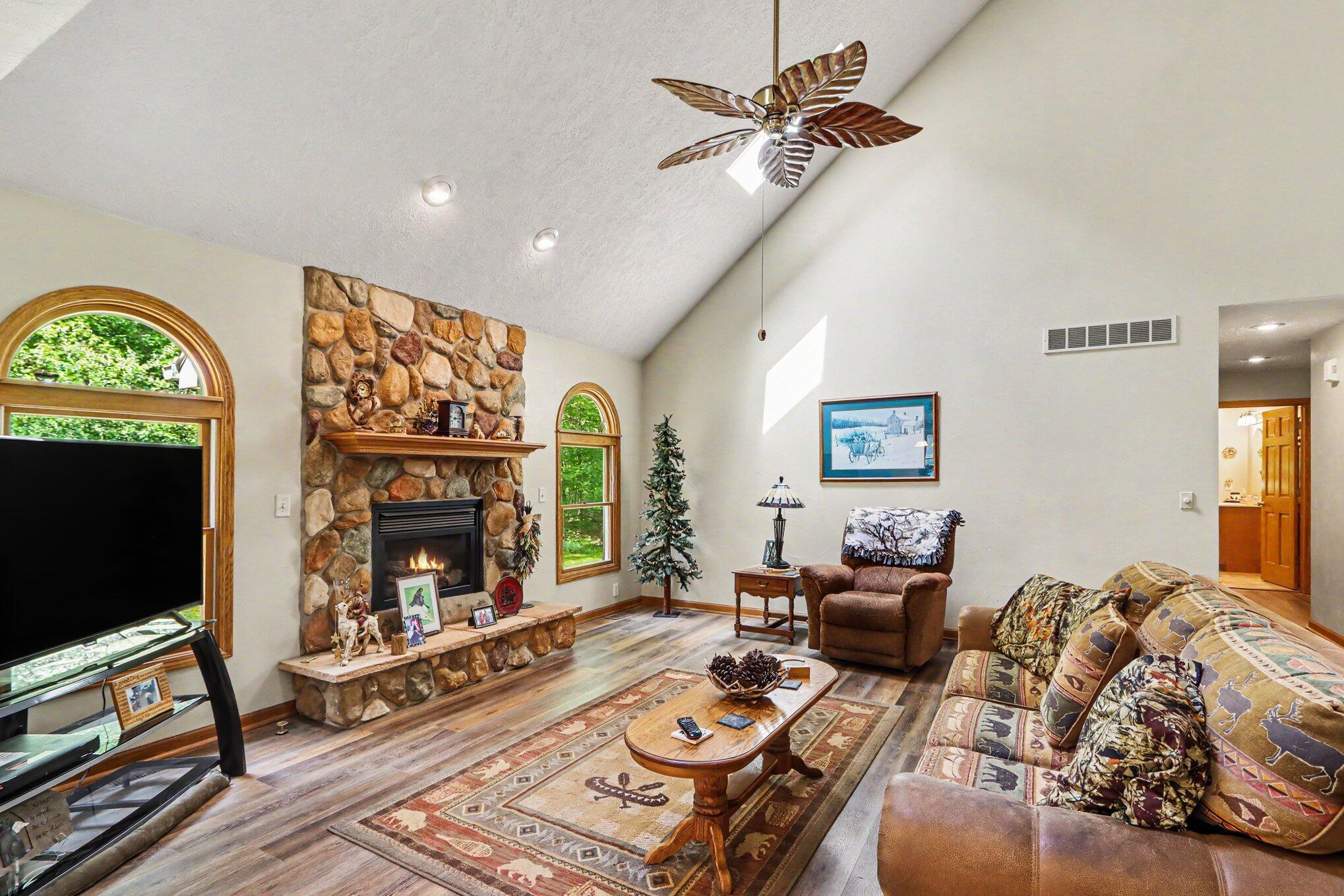26805 Drape Road Lawton, MI 49065 - Photo 6 of 39 008_file_9586