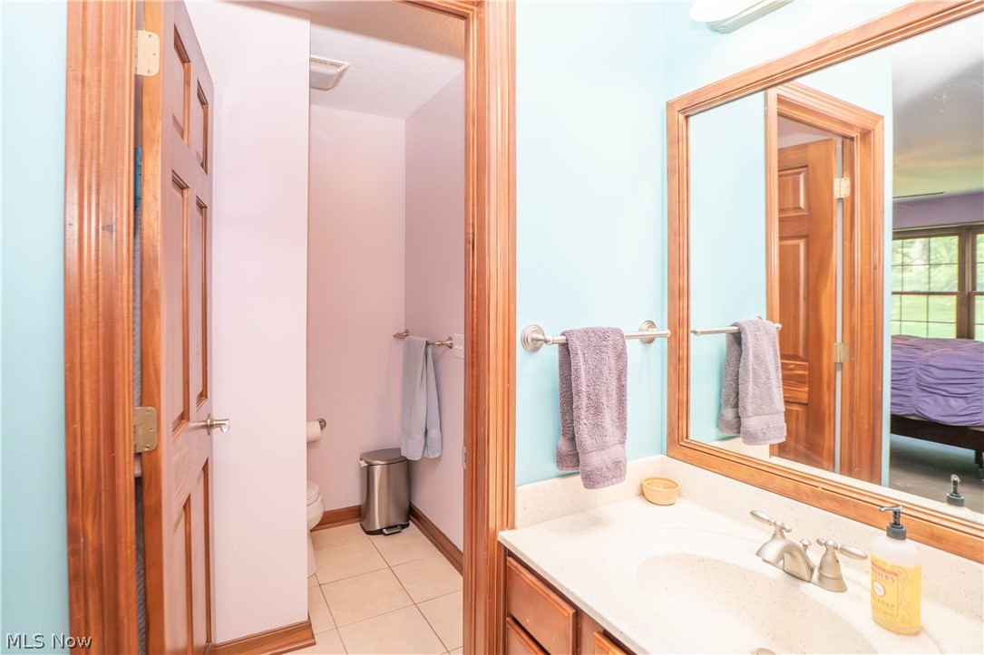 6612 Greyhawk Street Northwest Canton, OH 44708 - Photo 33 of 50 Jack and Jill Bathroom