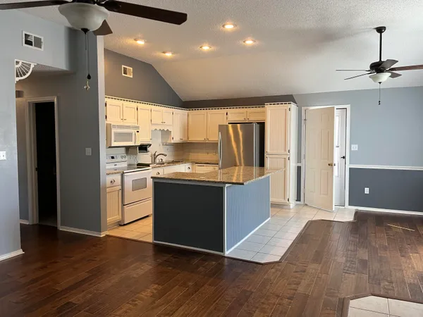 $1,850 | 2260 Estate Circle, Navarre, FL 32566