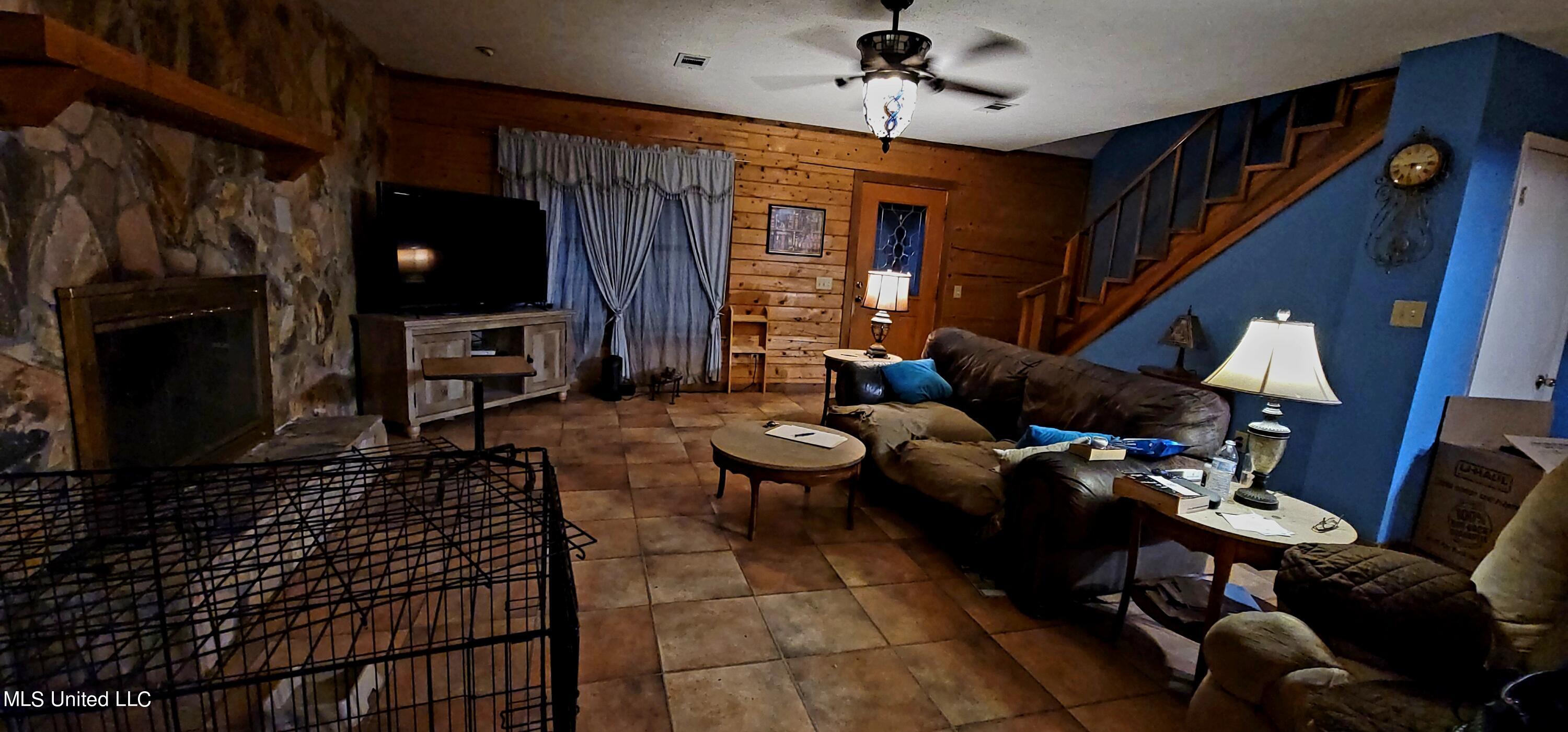 258 Loflin Road Florence, MS 39073 - Photo 5 of 22 20230301_181137