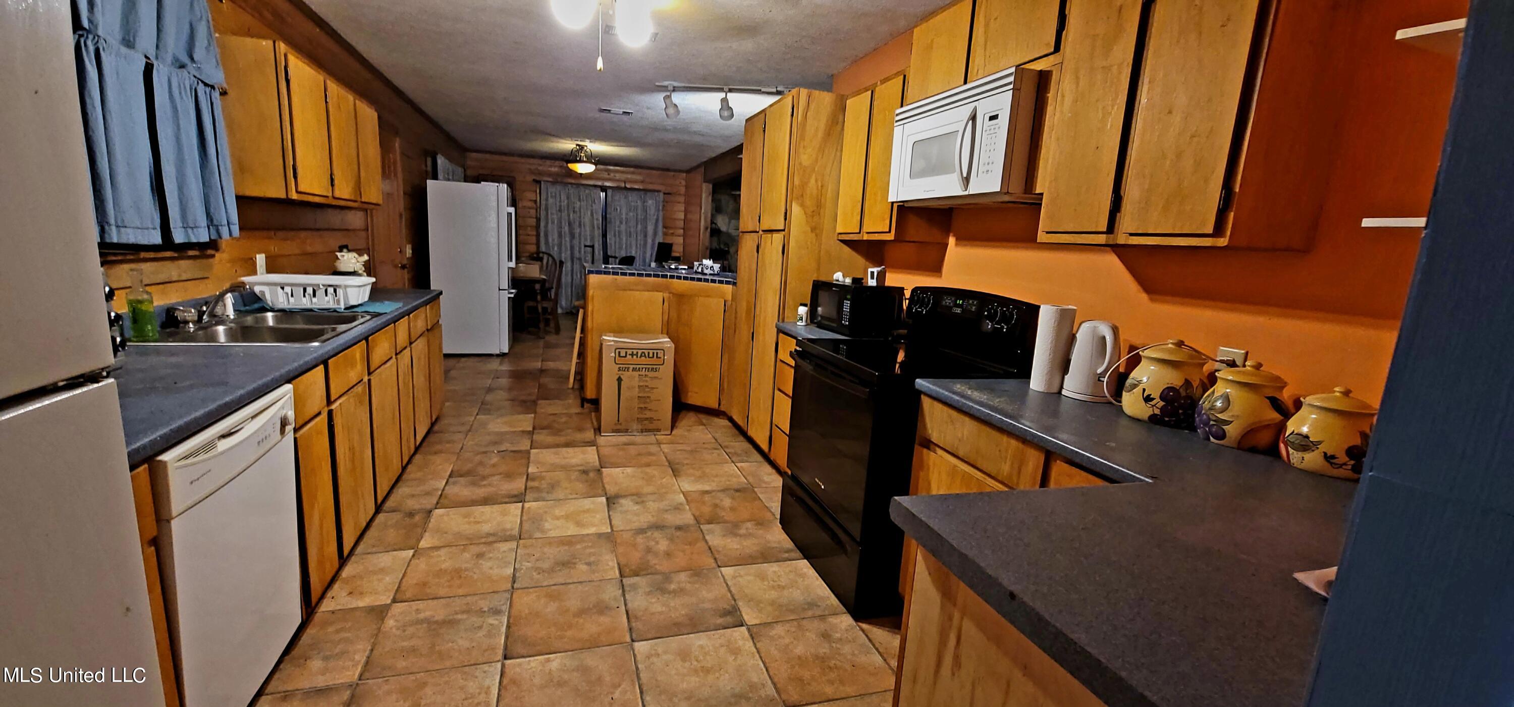 258 Loflin Road Florence, MS 39073 - Photo 8 of 22 20230301_181115