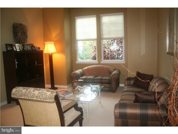 32 Ludlow Road Yardley, PA 19067 - Photo 7 of 25 Living Room