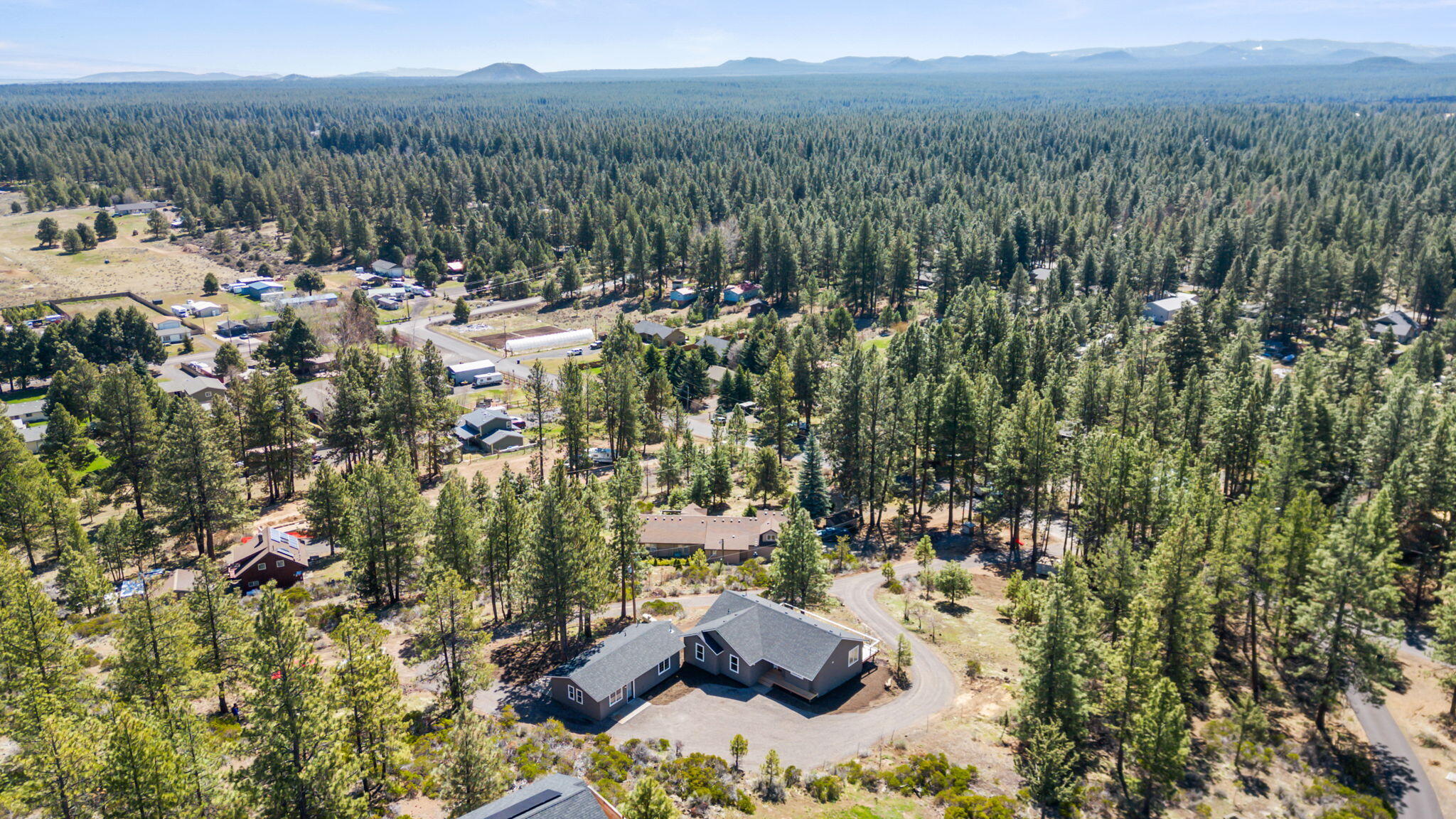19126 Pumice Butte Road Bend, OR 97702 - Photo 36 of 40 a view of a city