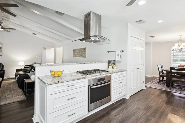 $384,000 | 7614 Braesview Lane, Houston, TX 77071