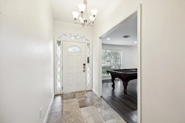 $384,000 | 7614 Braesview Lane, Houston, TX 77071