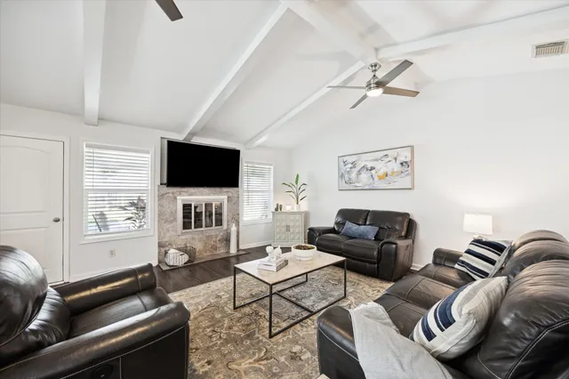 $384,000 | 7614 Braesview Lane, Houston, TX 77071