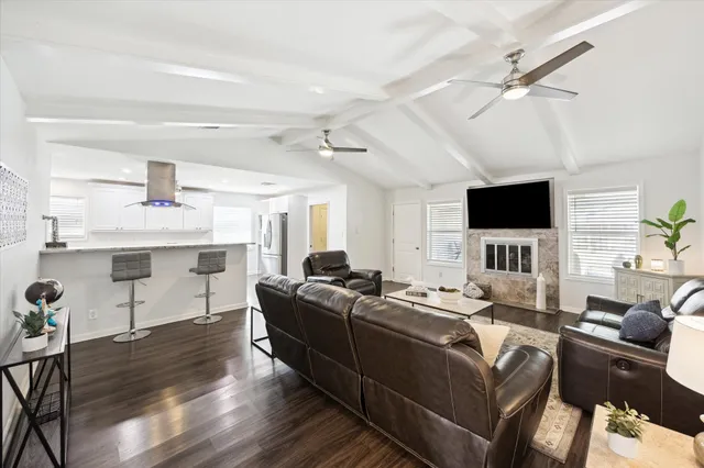 $384,000 | 7614 Braesview Lane, Houston, TX 77071