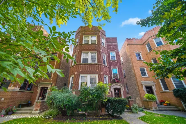 $2,500 | 2045 West Farragut Avenue, Unit 3, Chicago, IL 60625