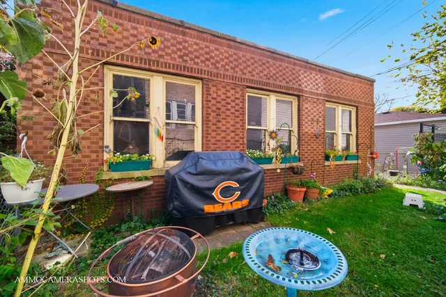 $2,500 | 2045 West Farragut Avenue, Unit 3, Chicago, IL 60625