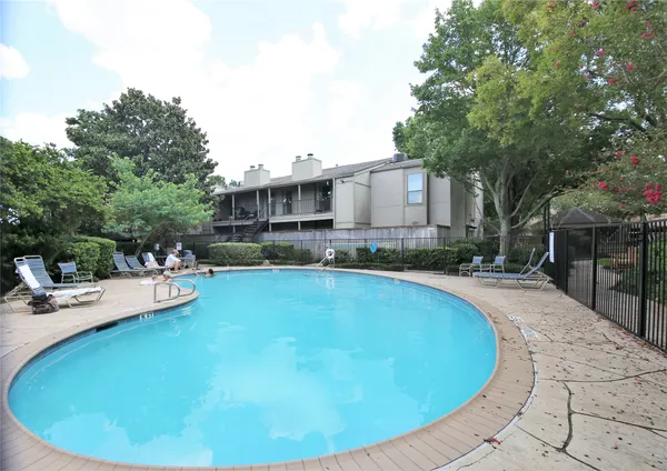 $1,200 | 5711 Sugar Hill Drive, Unit 95, Houston, TX 77057