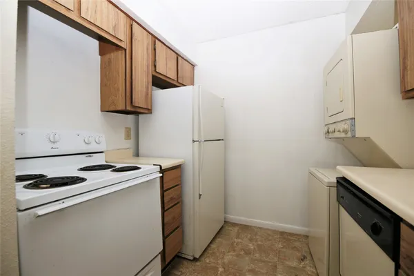 $1,200 | 5711 Sugar Hill Drive, Unit 95, Houston, TX 77057