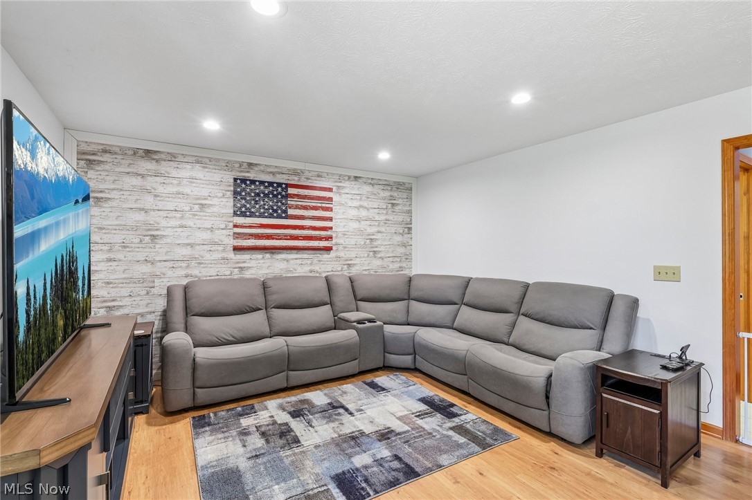 964 Dock Road Madison, OH 44057 - Photo 5 of 33