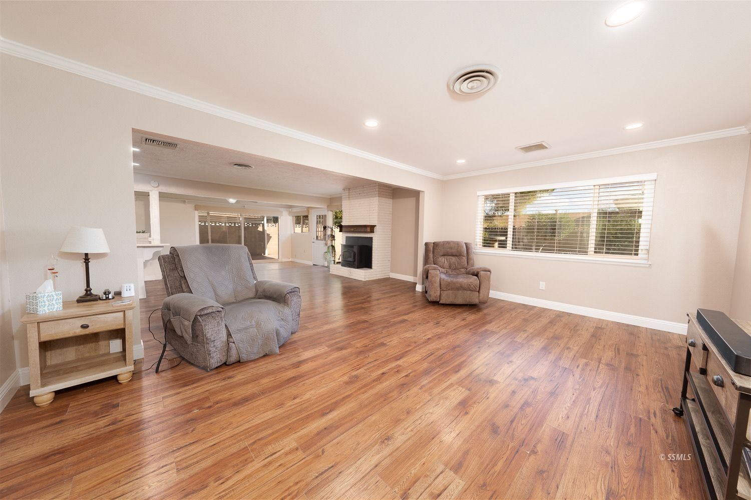 547 West Kevin Court Ridgecrest, CA 93555 - Photo 6 of 40 Gallery Image 6