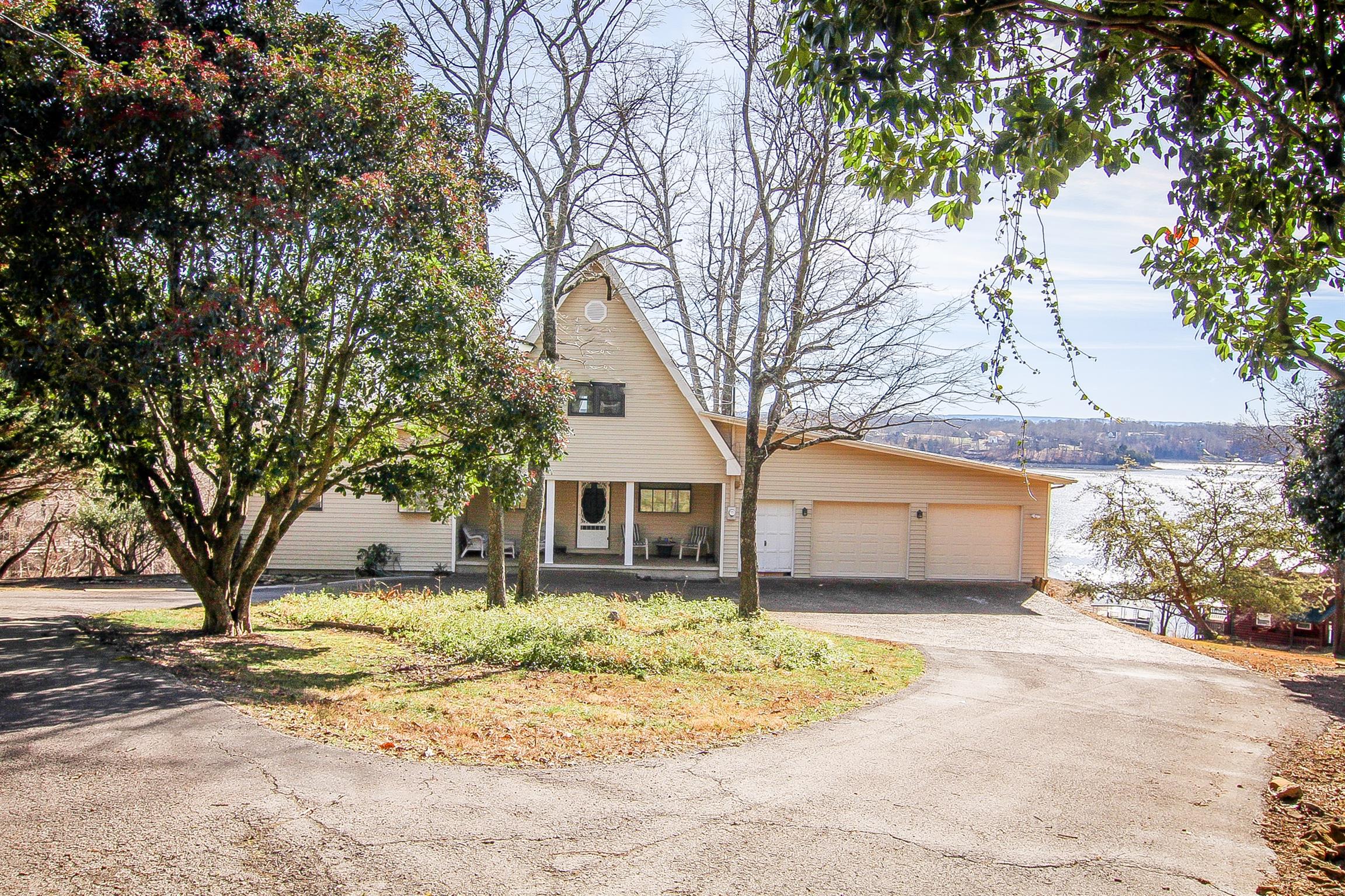1539 Damron Road Estill Springs, TN 37330 - Photo 1 of 30 Welcome to 1539 Damron Rd. Estill Springs with circle driveway.