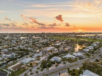 $1,735,000 | 608 Gladstone Lane, Holmes Beach, FL 34217