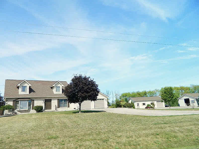 1135 North Fraser Road Pinconning, MI 48650 - Photo 1 of 32