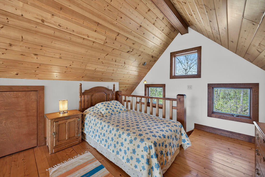 13287 Eagles View Road Freeman, WI 54628 - Photo 20 of 32 Loft 1