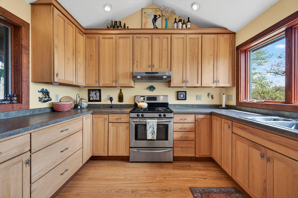 13287 Eagles View Road Freeman, WI 54628 - Photo 8 of 32 Kitchen 3