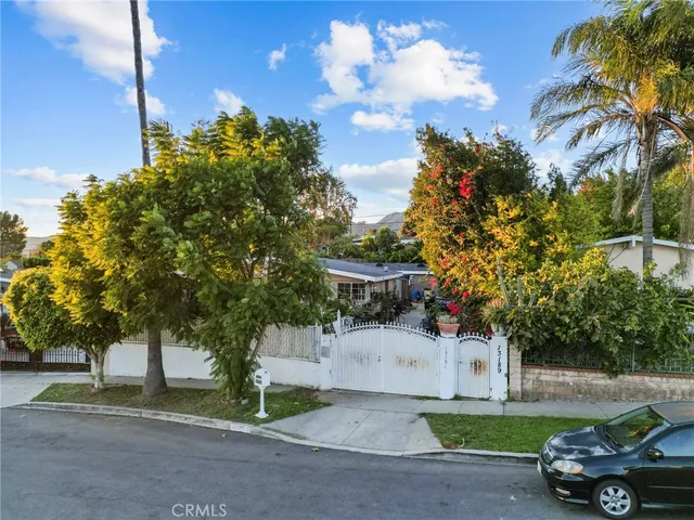 $799,900 | 13191-13189 Herron Street, Sylmar, CA 91342