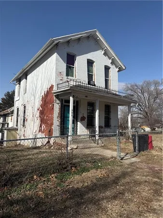 $69,900 | 906 South 11th Street, St. Joseph, MO 64503