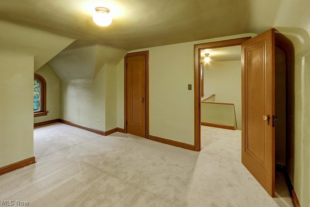 2462 Queenston Road Cleveland, OH 44118 - Photo 16 of 20 Gallery Image 16