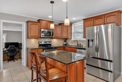 $349,900 | 272 North Wessington Place, Hendersonville, TN 37075