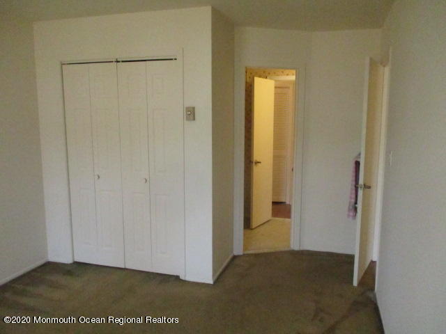 10 Abbey Road Brick, NJ 08723 - Photo 29 of 33 IMG_85412nd beedroom has adjoining bath