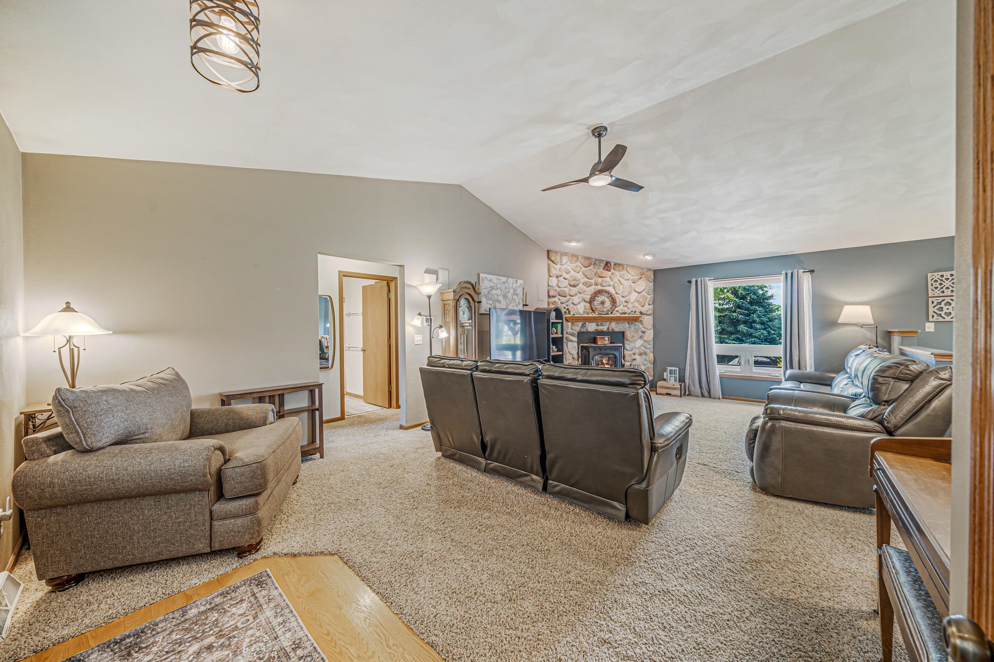 1108 Mistletoe Lane Winneconne, WI 54986 - Photo 7 of 46