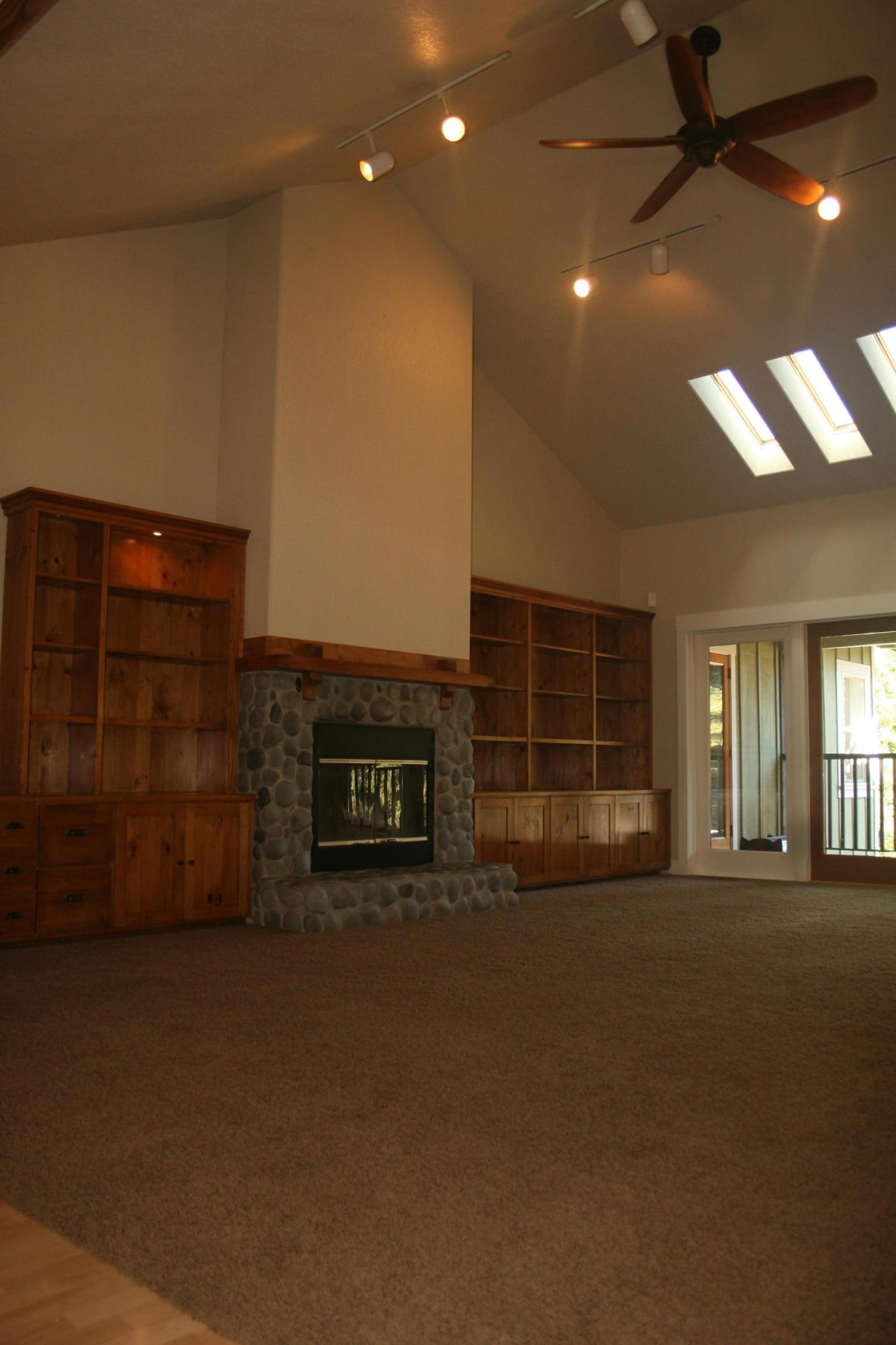 159 Hammer Lane Arcata, CA 95521 - Photo 6 of 40 Fireplace & vaulted ceilings in Liv Rm