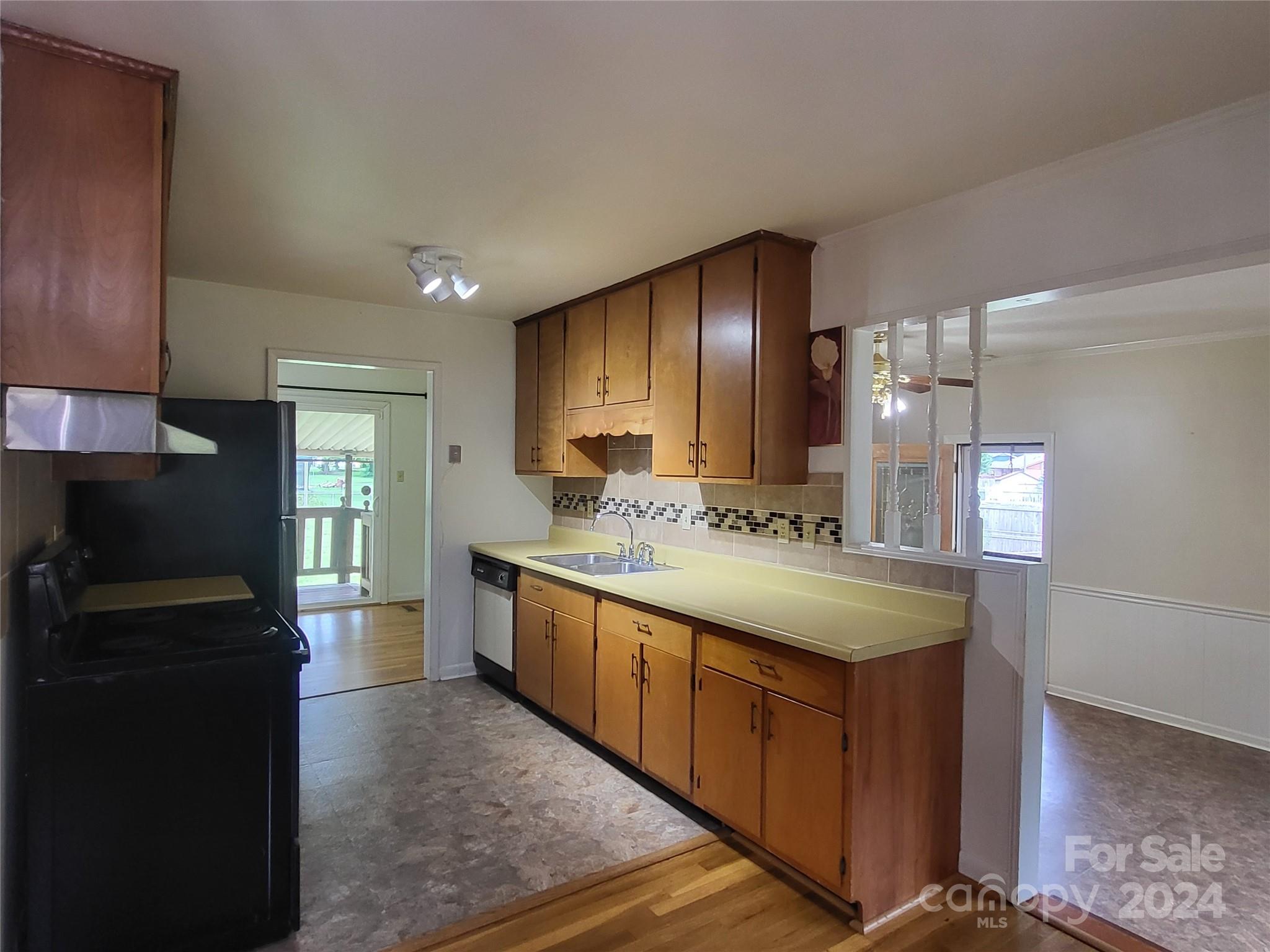 8817 Singingpine Road Charlotte, NC 28214 - Photo 3 of 13 Gallery Image 3