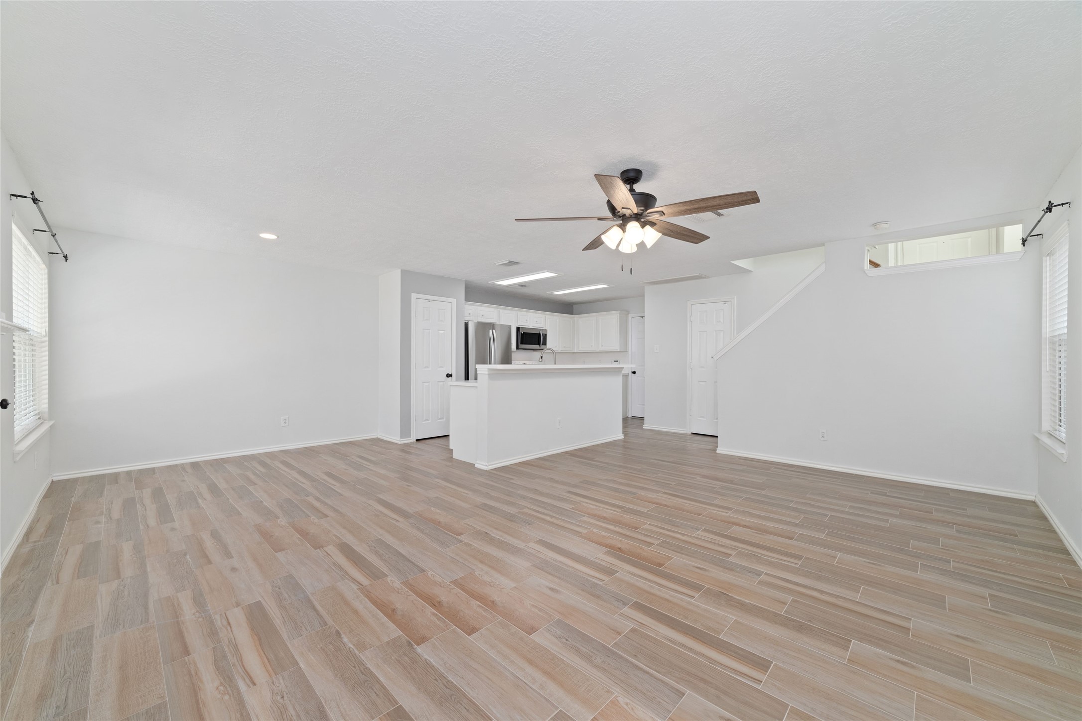 118 Anise Tree Place Spring, TX 77382 - Photo 6 of 22 Gallery Image 6