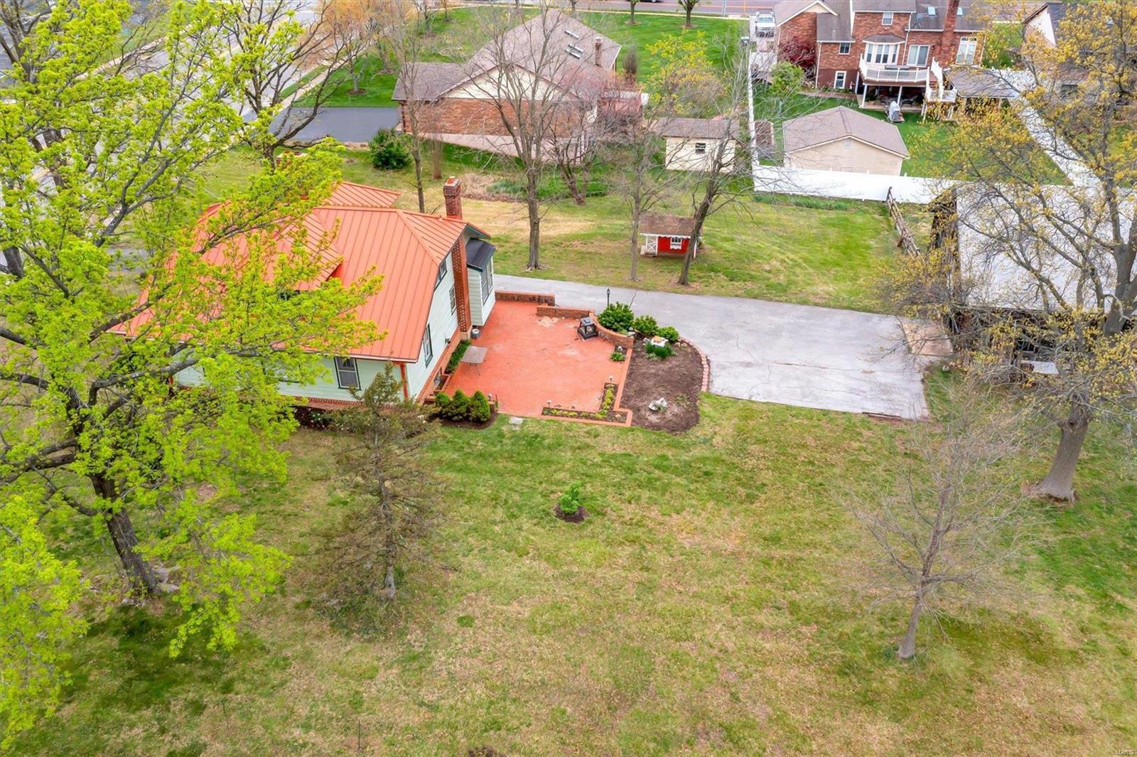 9041 Sappington Road St. Louis, MO 63126 - Photo 4 of 22 Gallery Image 4