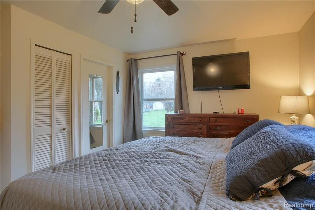 165 Texas Avenue Rochester Hills, MI 48309 - Photo 18 of 35