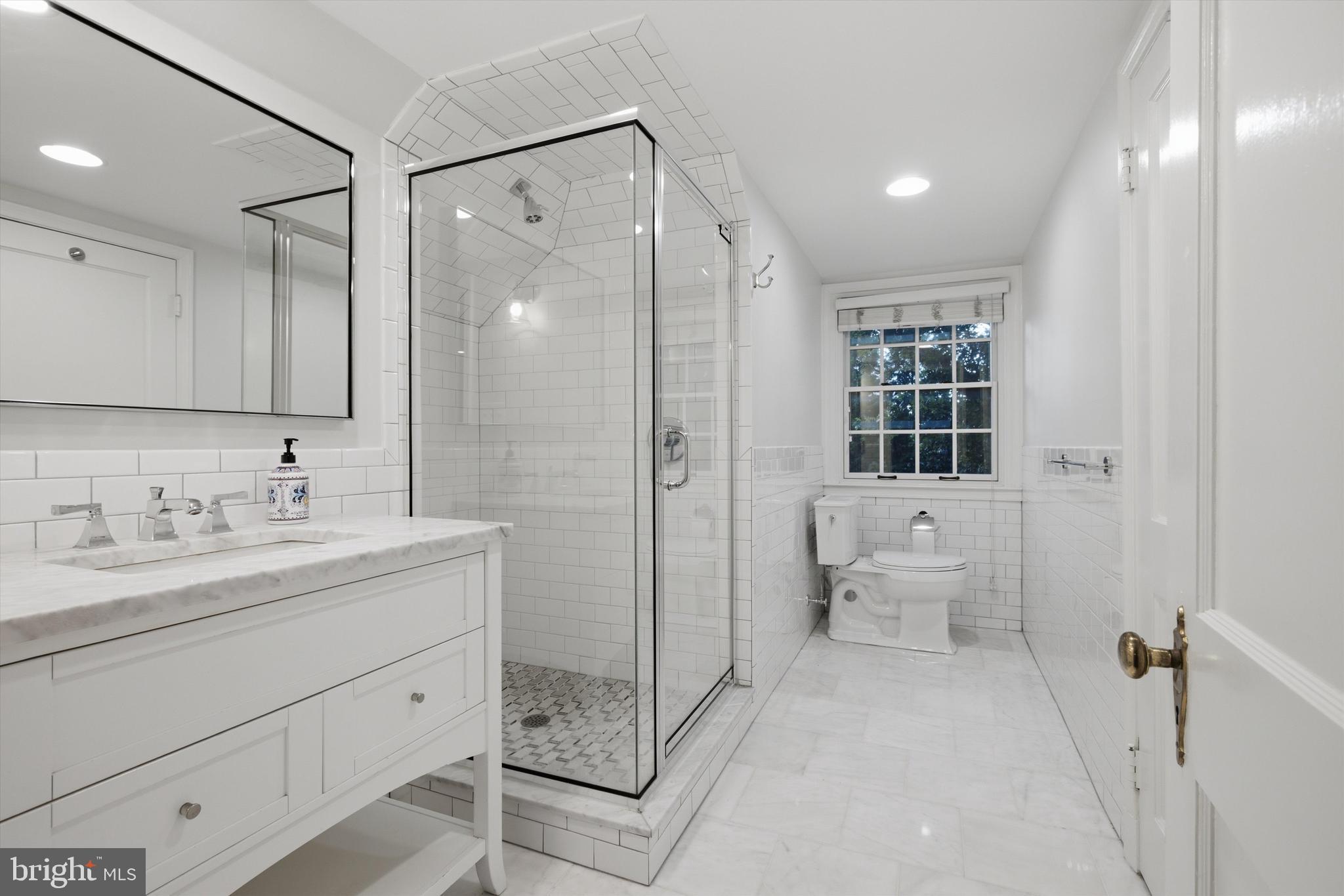 2 Bellemore Road Baltimore, MD 21210 - Photo 66 of 83 3rd Floor Bath