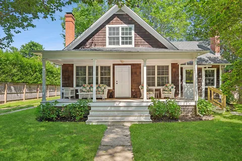 42 Osborne Lane, East Hampton, NY 11937