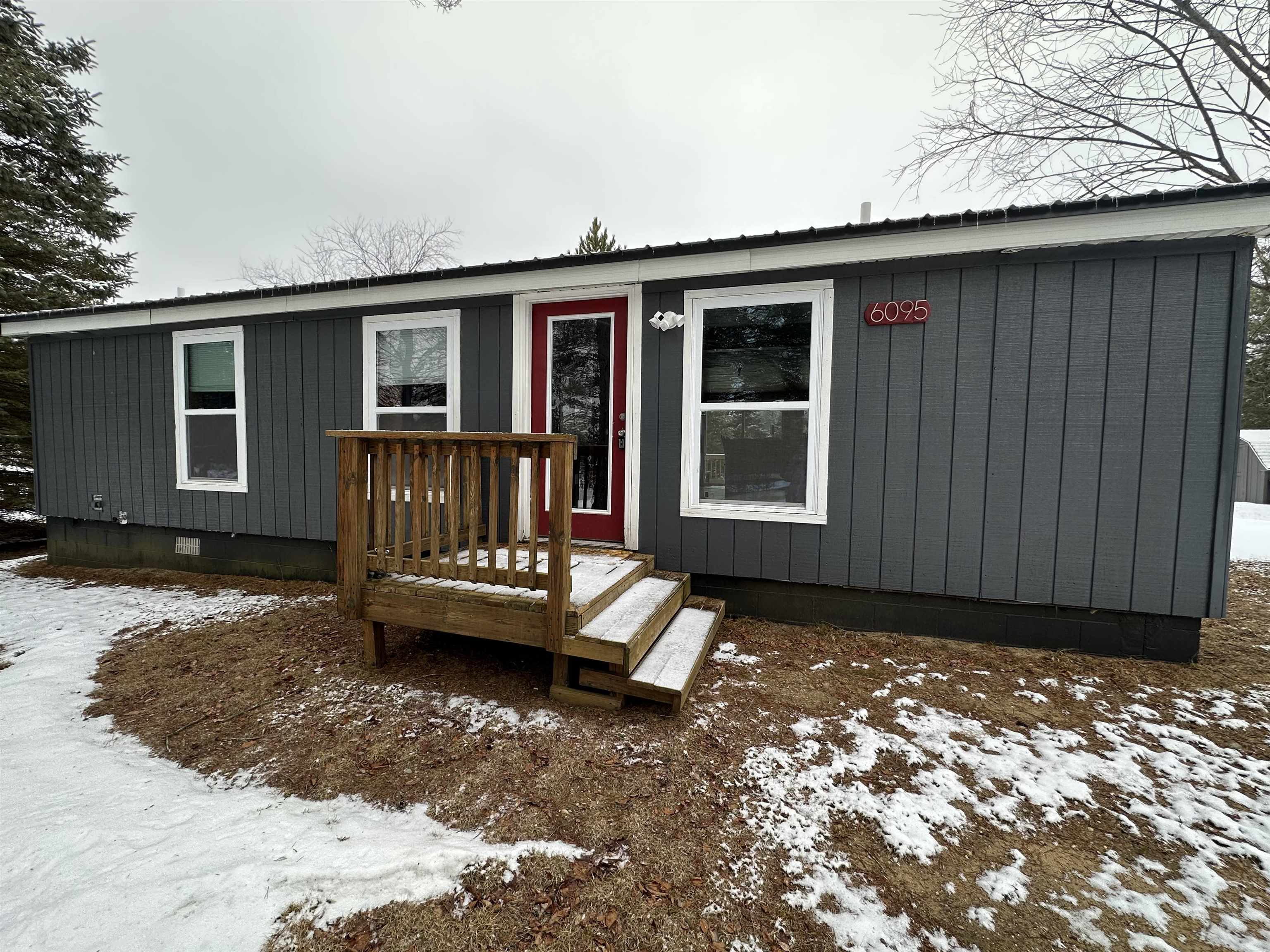 6095 South King Road Grayling, MI 49738 - Photo 1 of 67 1907736.JPG