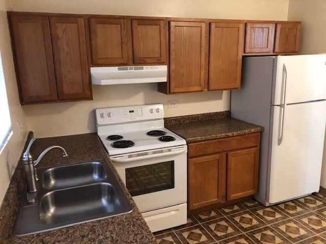 2218 West Nichols Road, Unit C Arlington Heights, IL 60004 - Photo 3 of 10 a utility room with dryer and washer