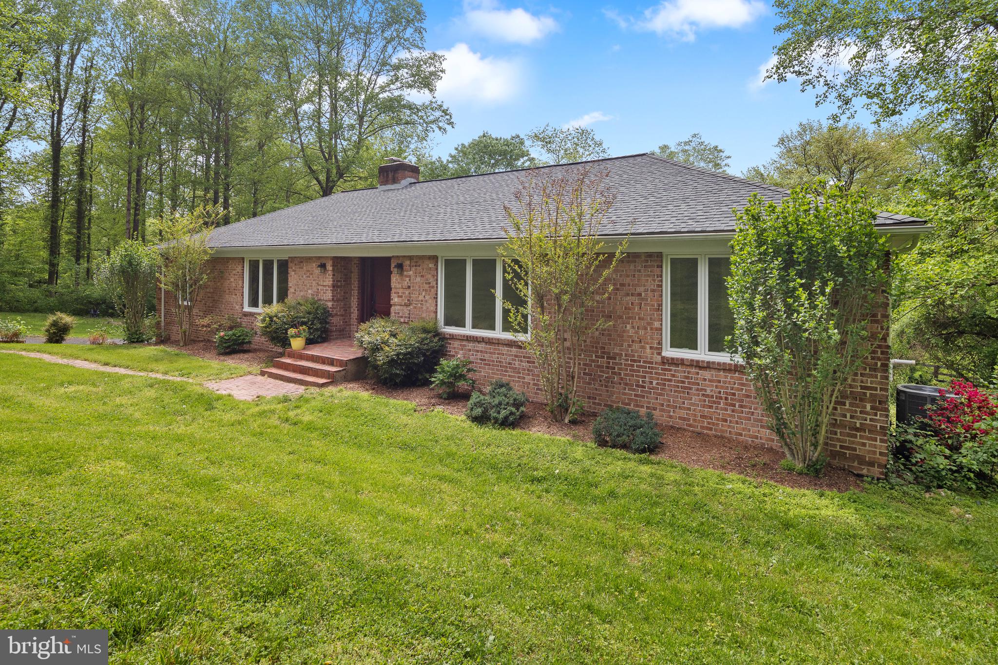 7432 Clifton Road Clifton, VA 20124 - Photo 2 of 6 One-Level Living w/Walkout Basement!