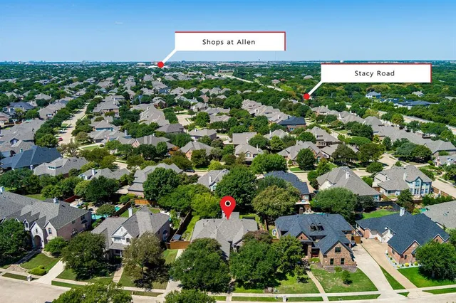 a picture of flowers and tennis court