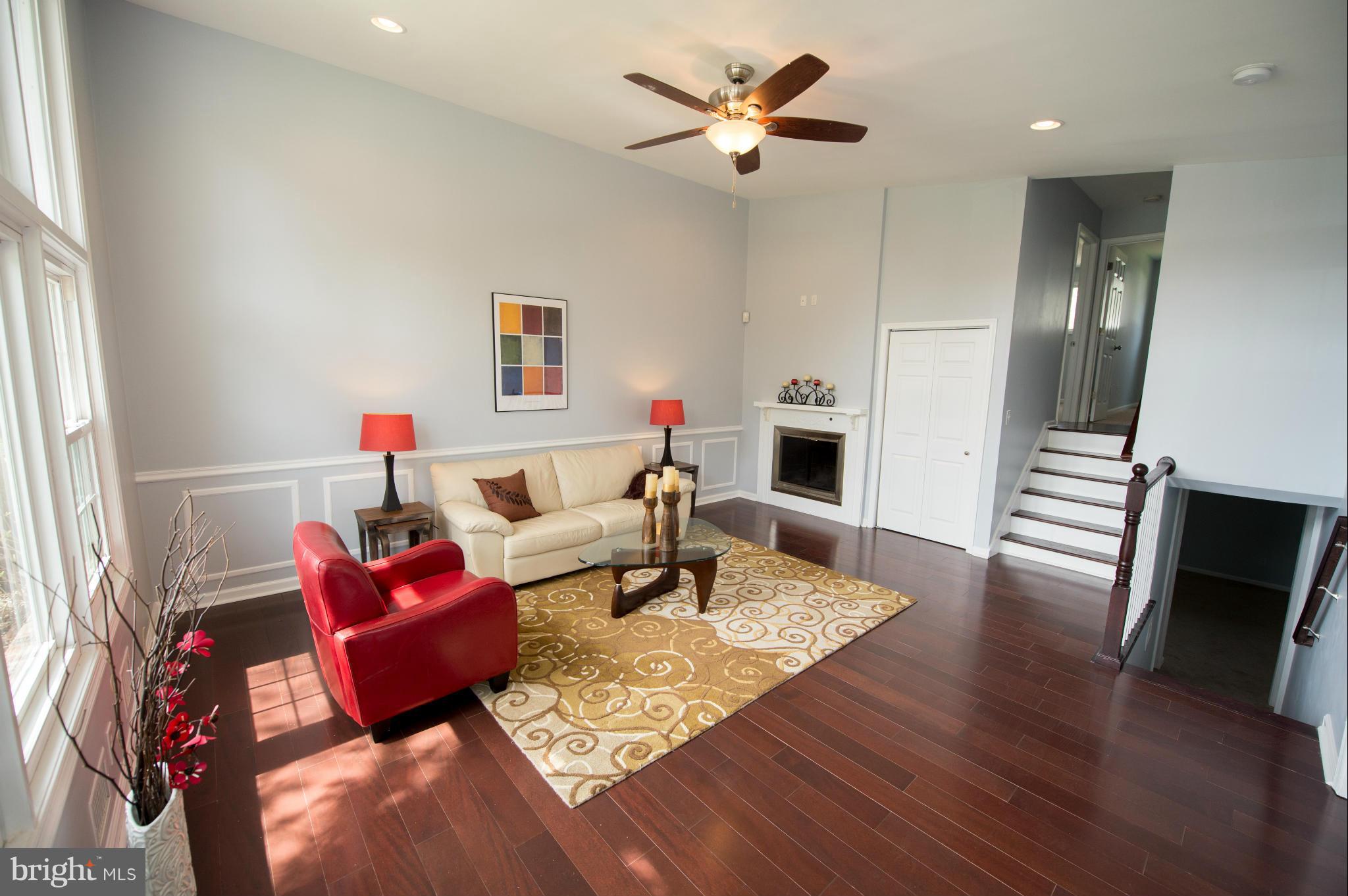 4526 Old Court Road Baltimore, MD 21208 - Photo 3 of 30 Living Room