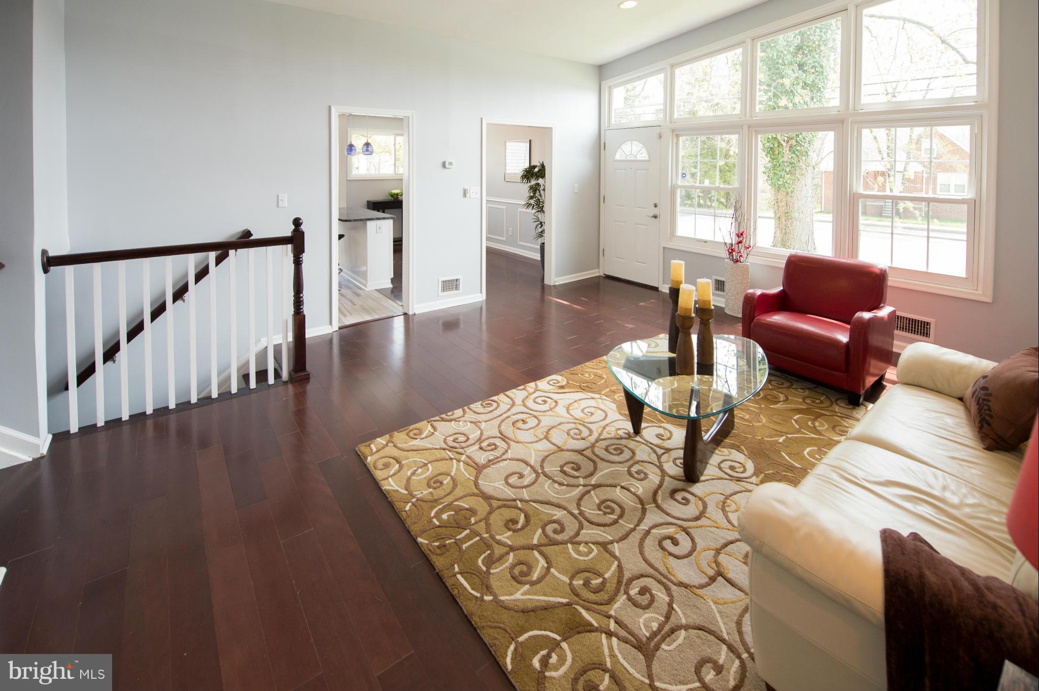 4526 Old Court Road Baltimore, MD 21208 - Photo 4 of 30 Living Room